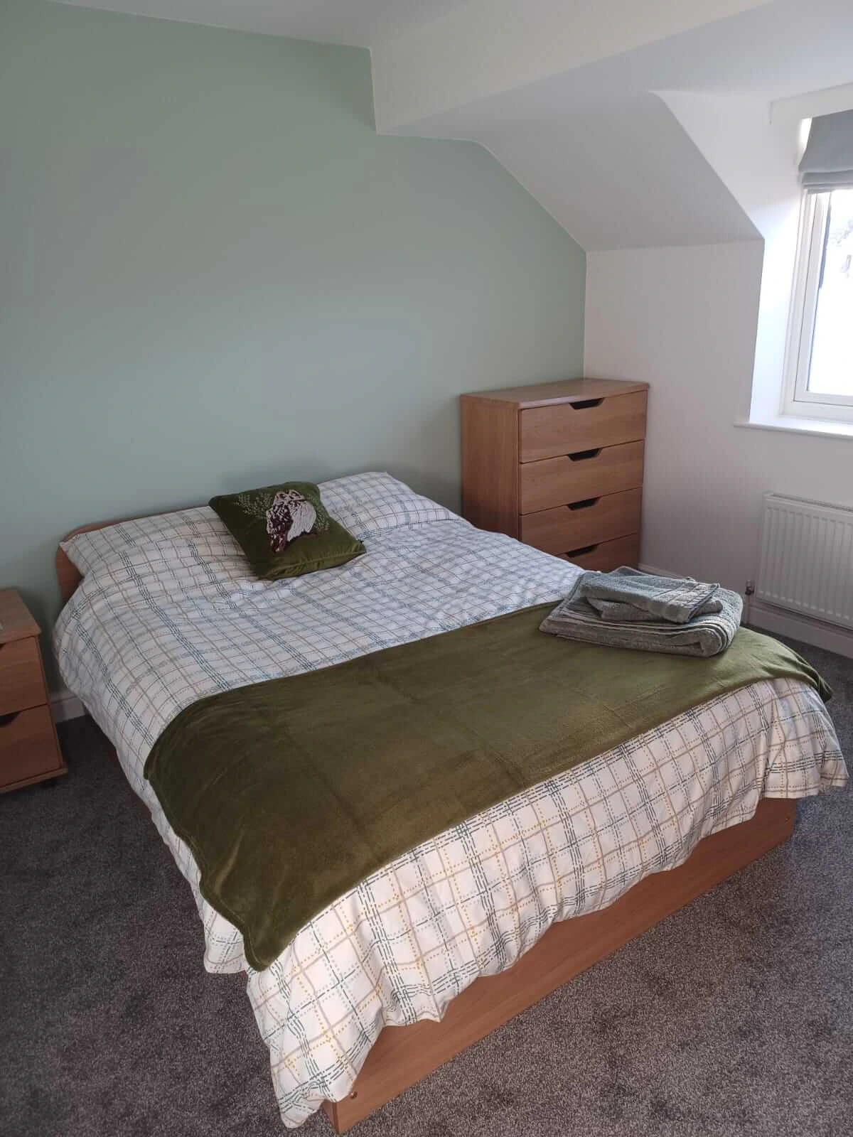 /images/ruby-lodge-bed-1.webp
