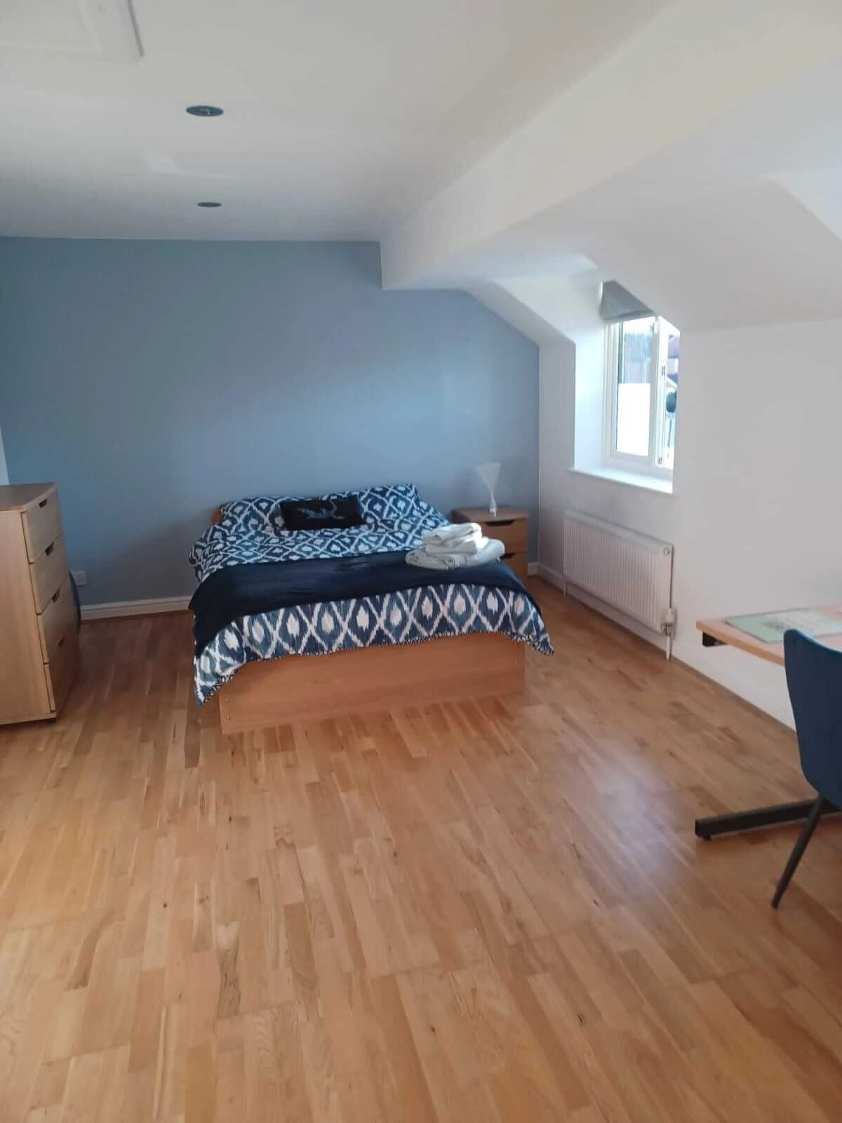 /images/ruby-lodge-bed-2.webp