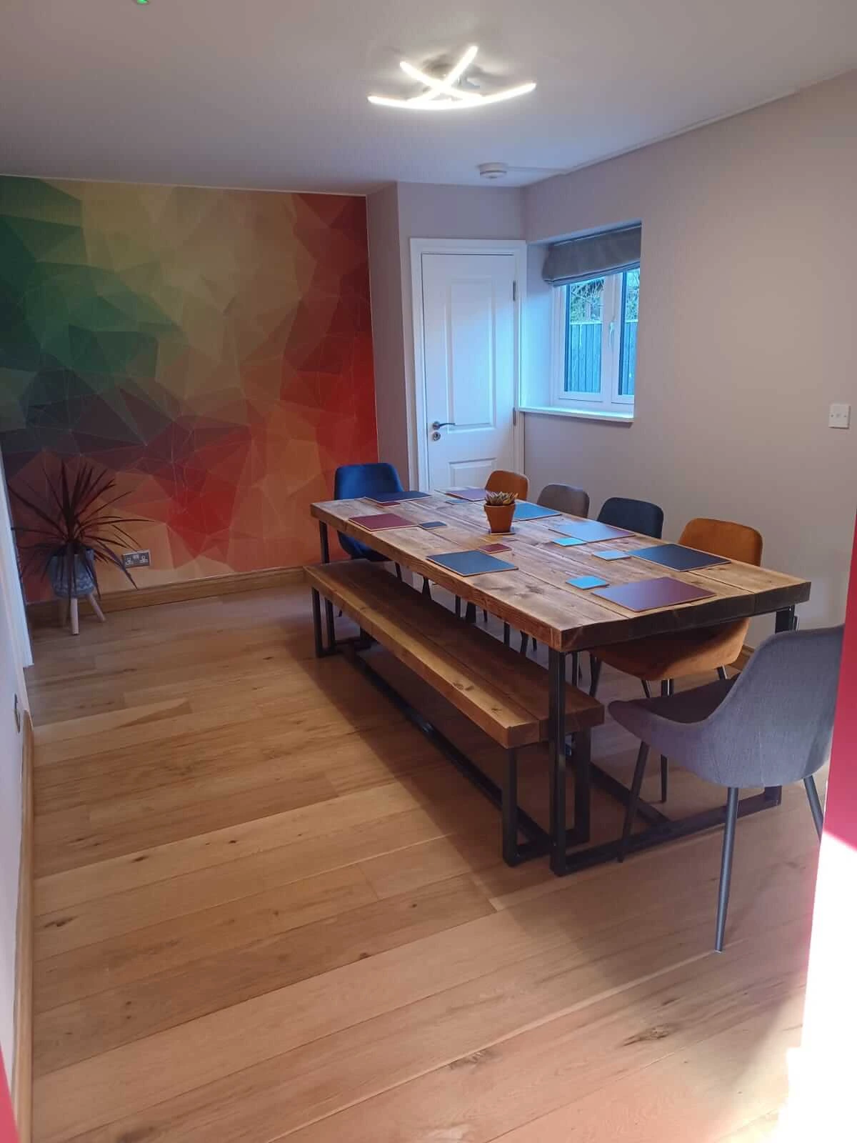 /images/ruby-lodge-lounge-1.webp